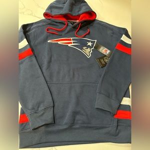 New England Patriots Men’s Hoodie (Medium) Retails For $85